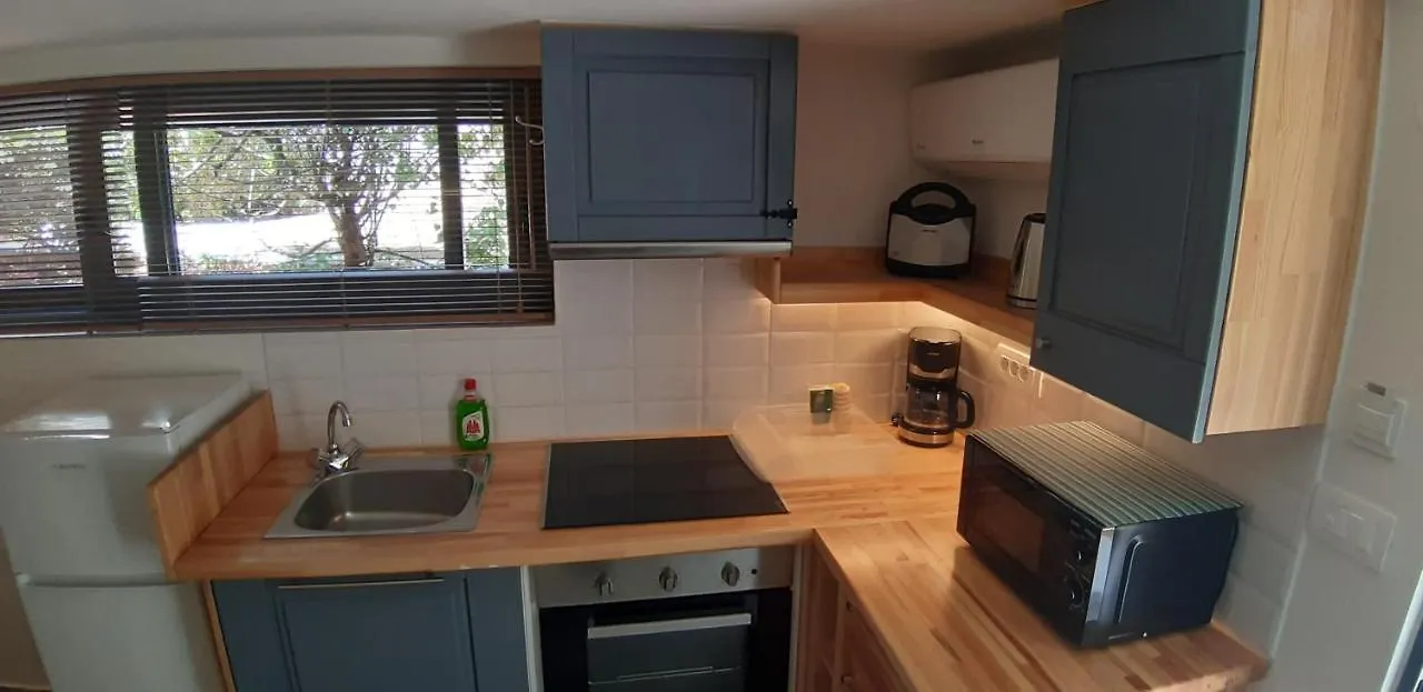 Artemis Village Apartments & Studios Sztavrósz